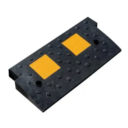 Съезд с бордюра СБС-250 мм средняя черная