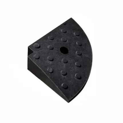 Съезд с бордюра СБК-250 мм концевая паз черная